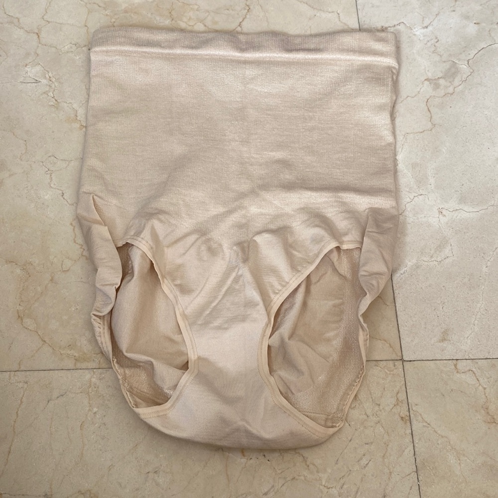 CONTROL IT! by Maidenform Shapewear